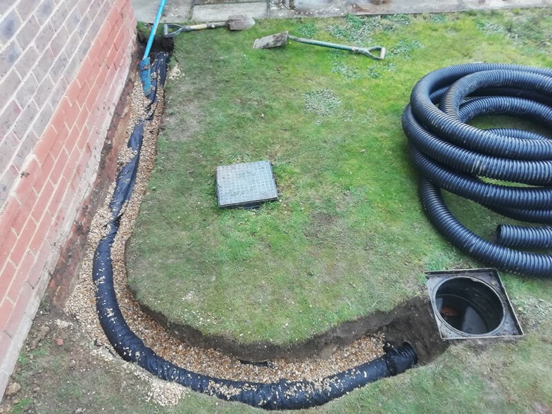 Domestic drainage installation